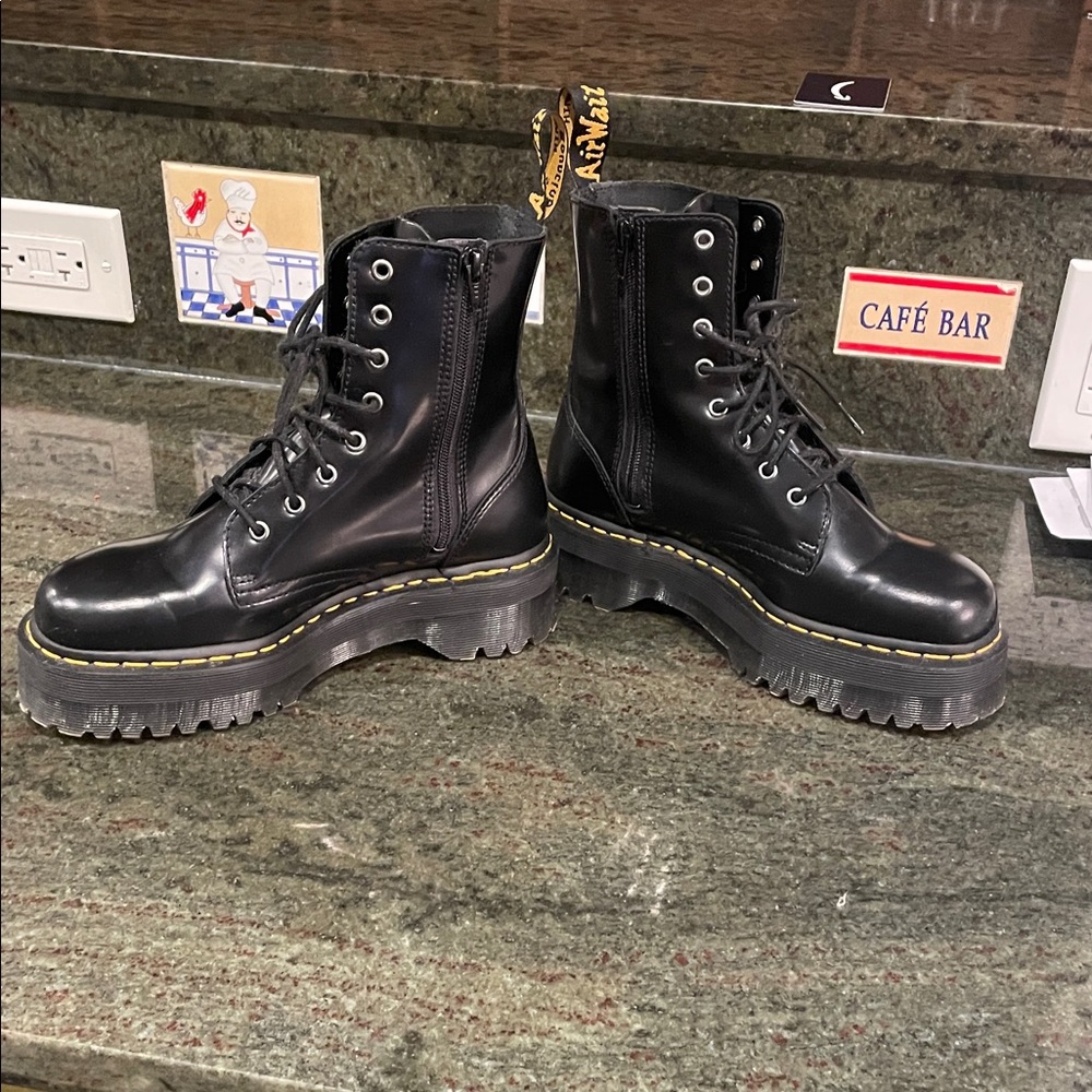 Dr. Martens Leather Women's Boots JADON Platform FITS US 9 marked EU 41 US 8 - Picture 3 of 16